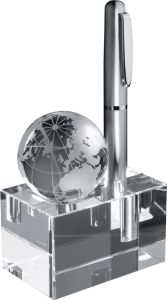 Stiftehalter aus Glas mit abnehmbarer Weltkugel